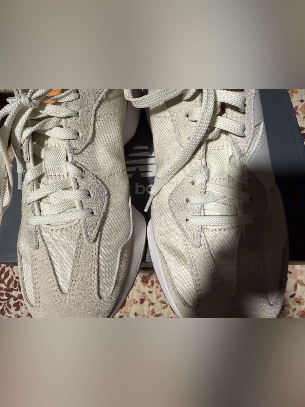 New Balance Women’s 327 cream - Picture 3 of 8